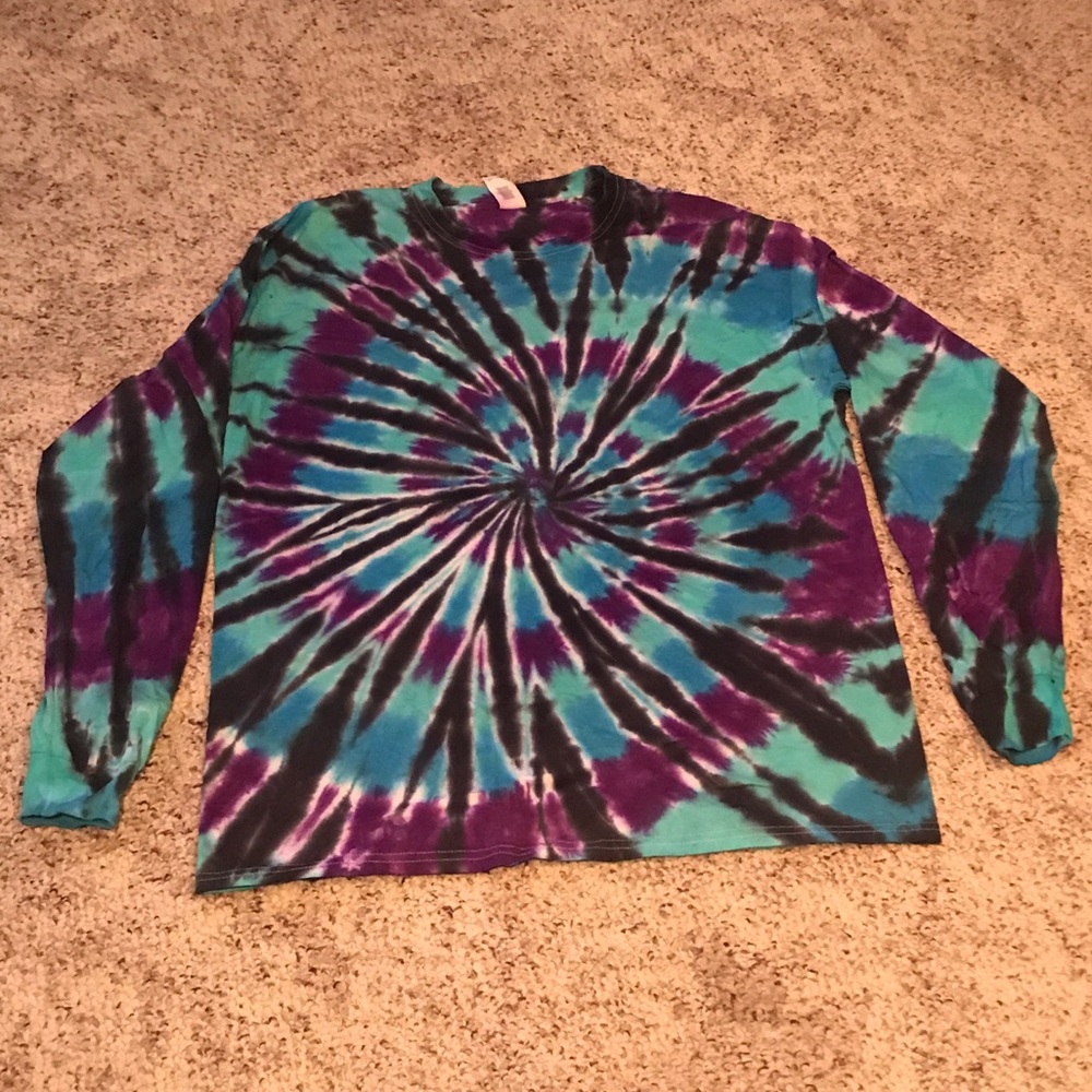 Tie dye long sleeve T-shirt